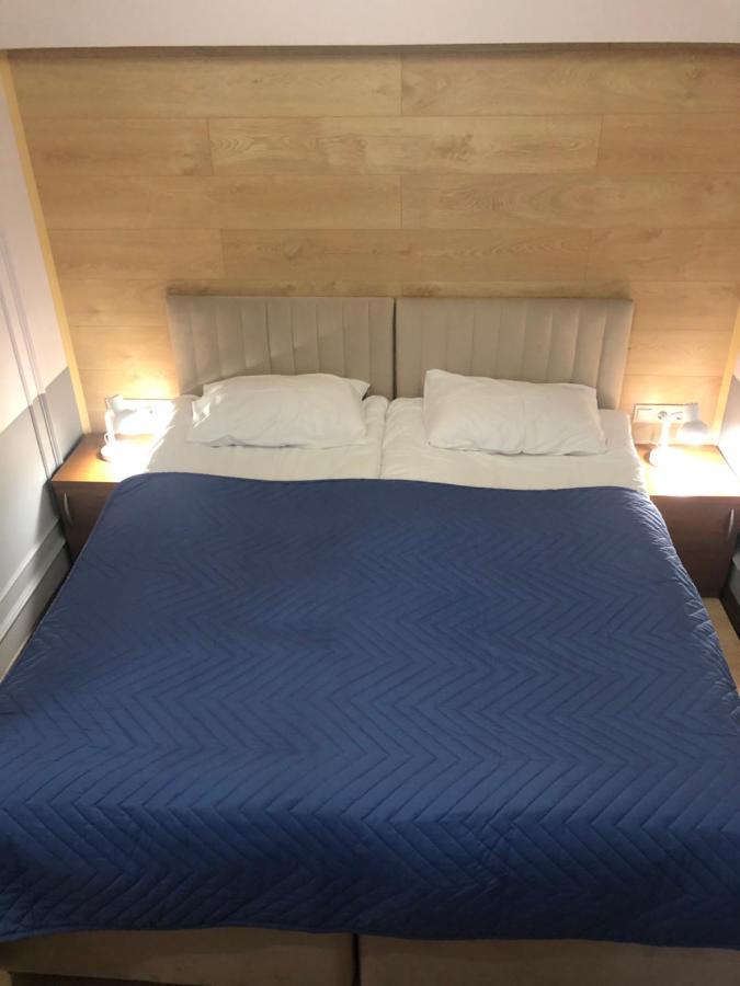 Samal-2 Hotel อัลมาตี ภายนอก รูปภาพ
